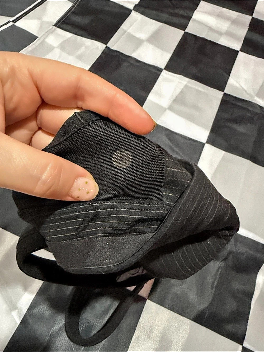 lululemon Striped Mesh Back Sports Bra in Black w/ stripes - Picture 4 of 6